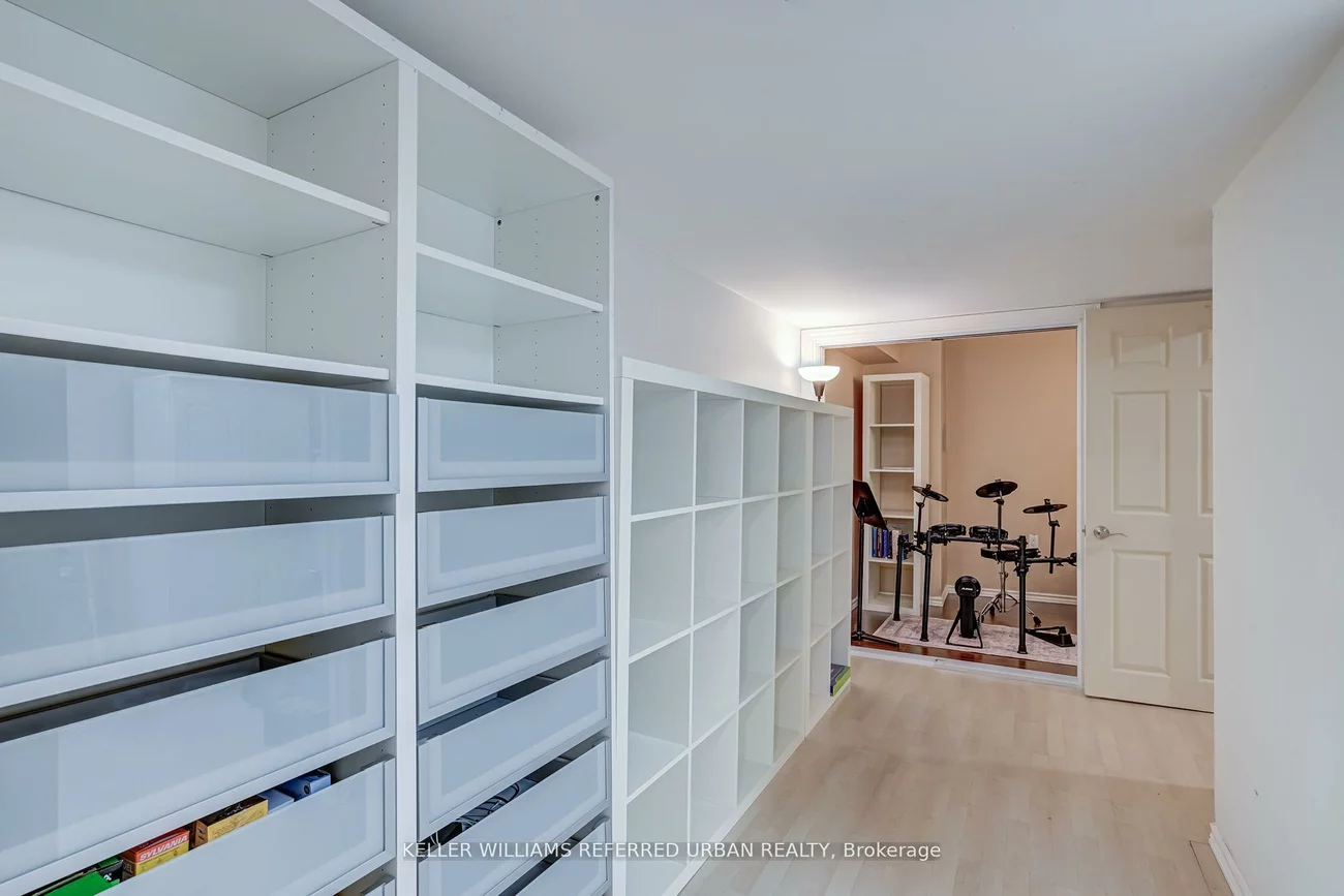 26, Foxmeadow, Willowridge-Martingrove-Richview, Toronto