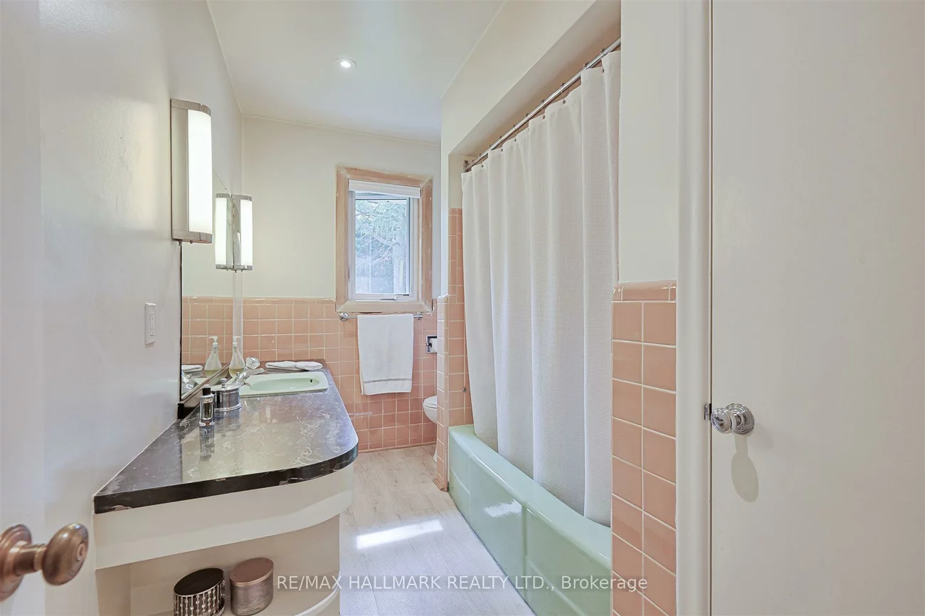 1616, Islington, Princess-Rosethorn, Toronto