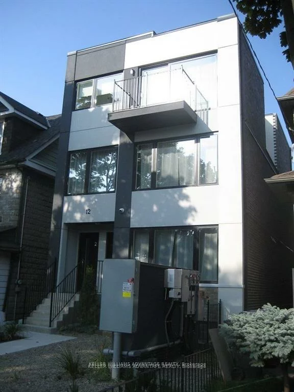 12, Batavia, Rockcliffe-Smythe, Toronto
