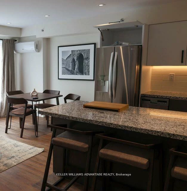 12, Batavia, Rockcliffe-Smythe, Toronto