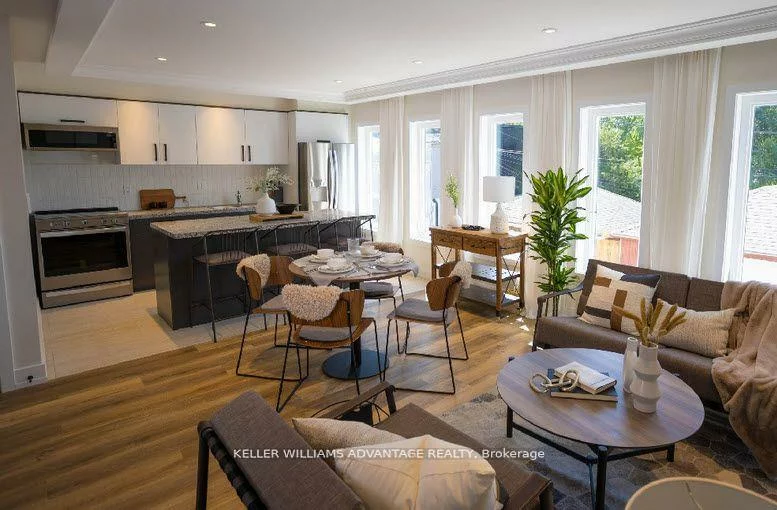 12, Batavia, Rockcliffe-Smythe, Toronto