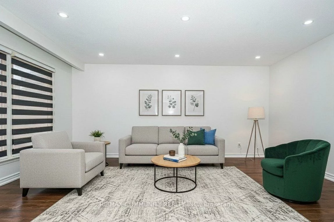 15, Strathavon, Mount Olive-Silverstone-Jamestown, Toronto