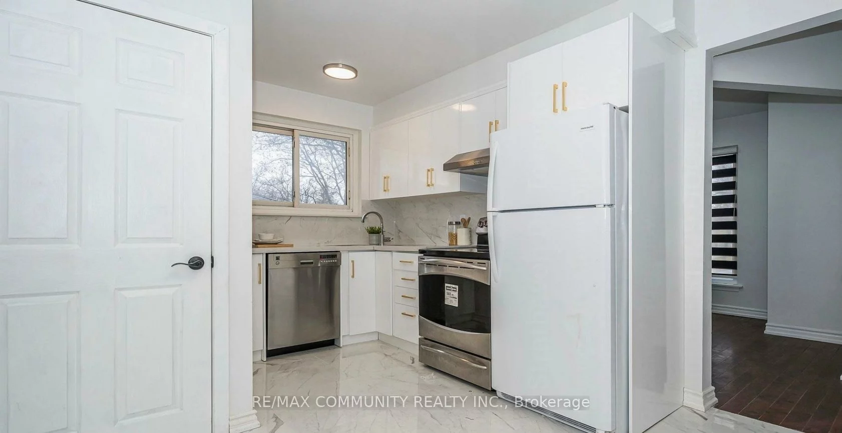 15, Strathavon, Mount Olive-Silverstone-Jamestown, Toronto