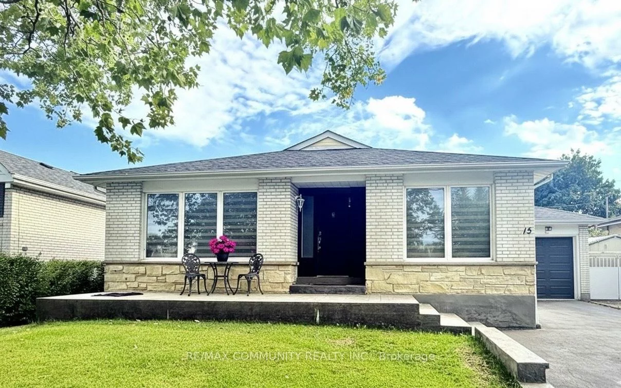 15, Strathavon, Mount Olive-Silverstone-Jamestown, Toronto