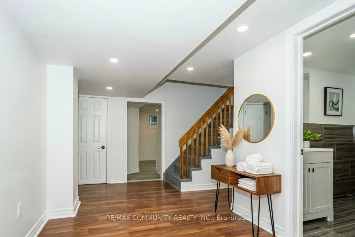 15, Strathavon, Mount Olive-Silverstone-Jamestown, Toronto