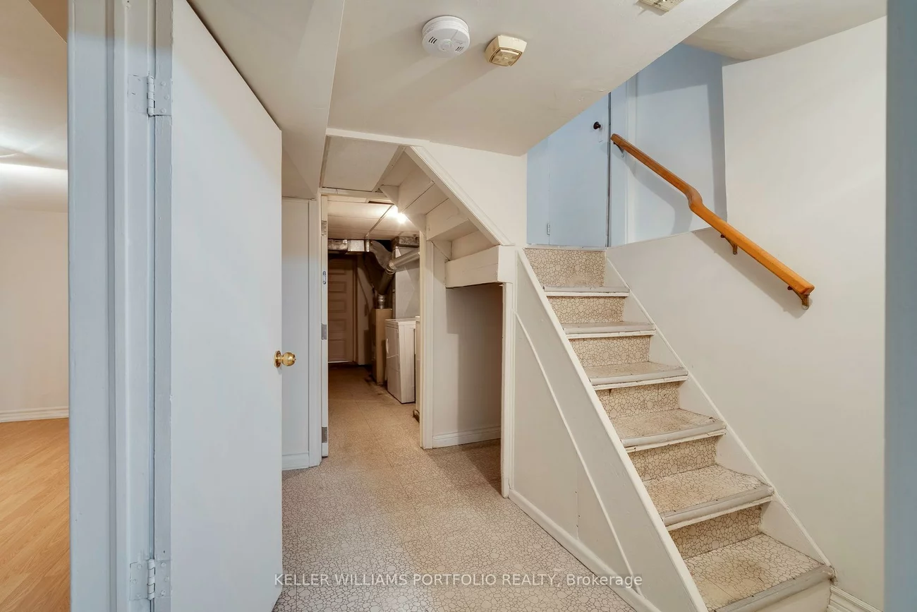 65, Westholme, Junction Area, Toronto