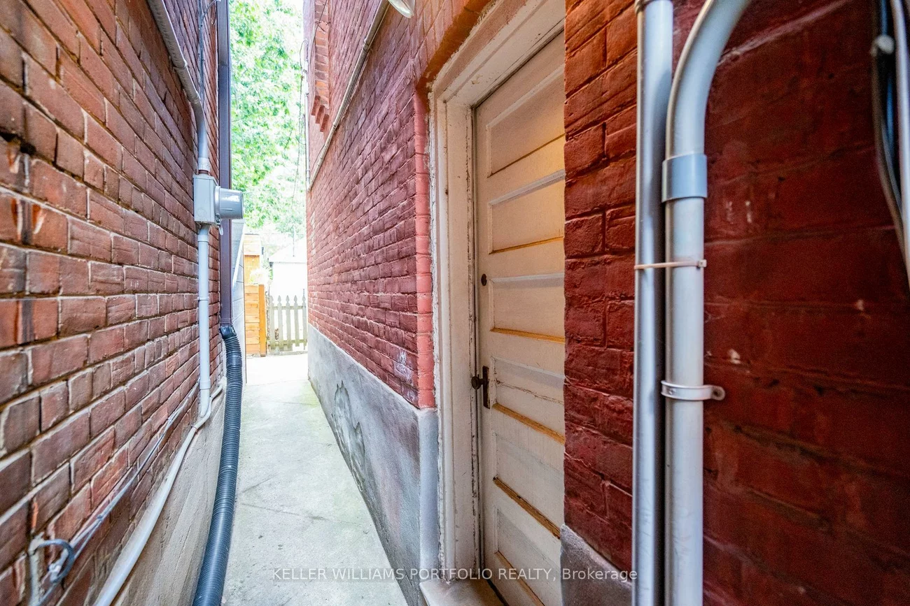65, Westholme, Junction Area, Toronto