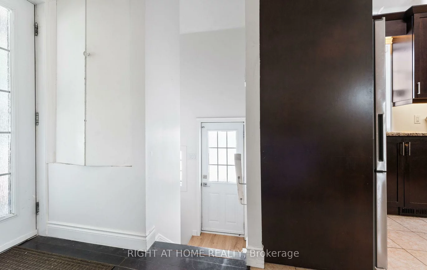 111, Fourth, New Toronto, Toronto