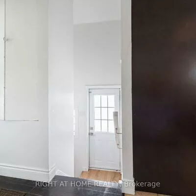 111, Fourth, New Toronto, Toronto