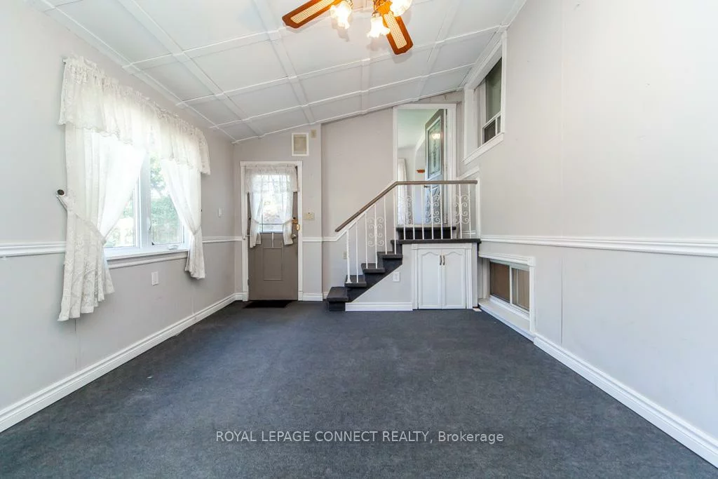30, East, Rockcliffe-Smythe, Toronto