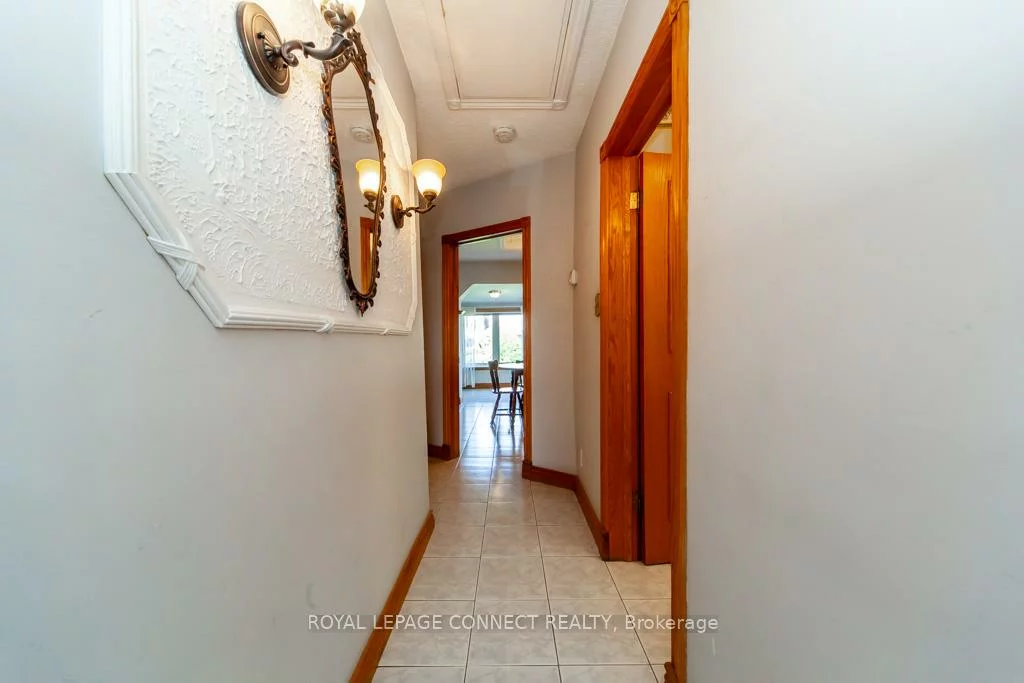 30, East, Rockcliffe-Smythe, Toronto