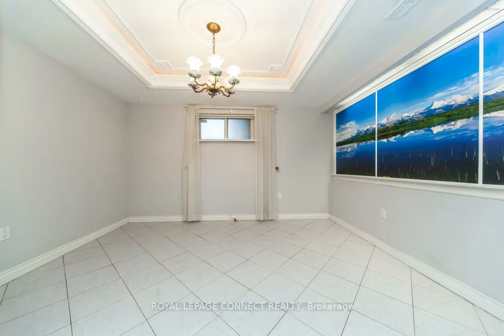 30, East, Rockcliffe-Smythe, Toronto