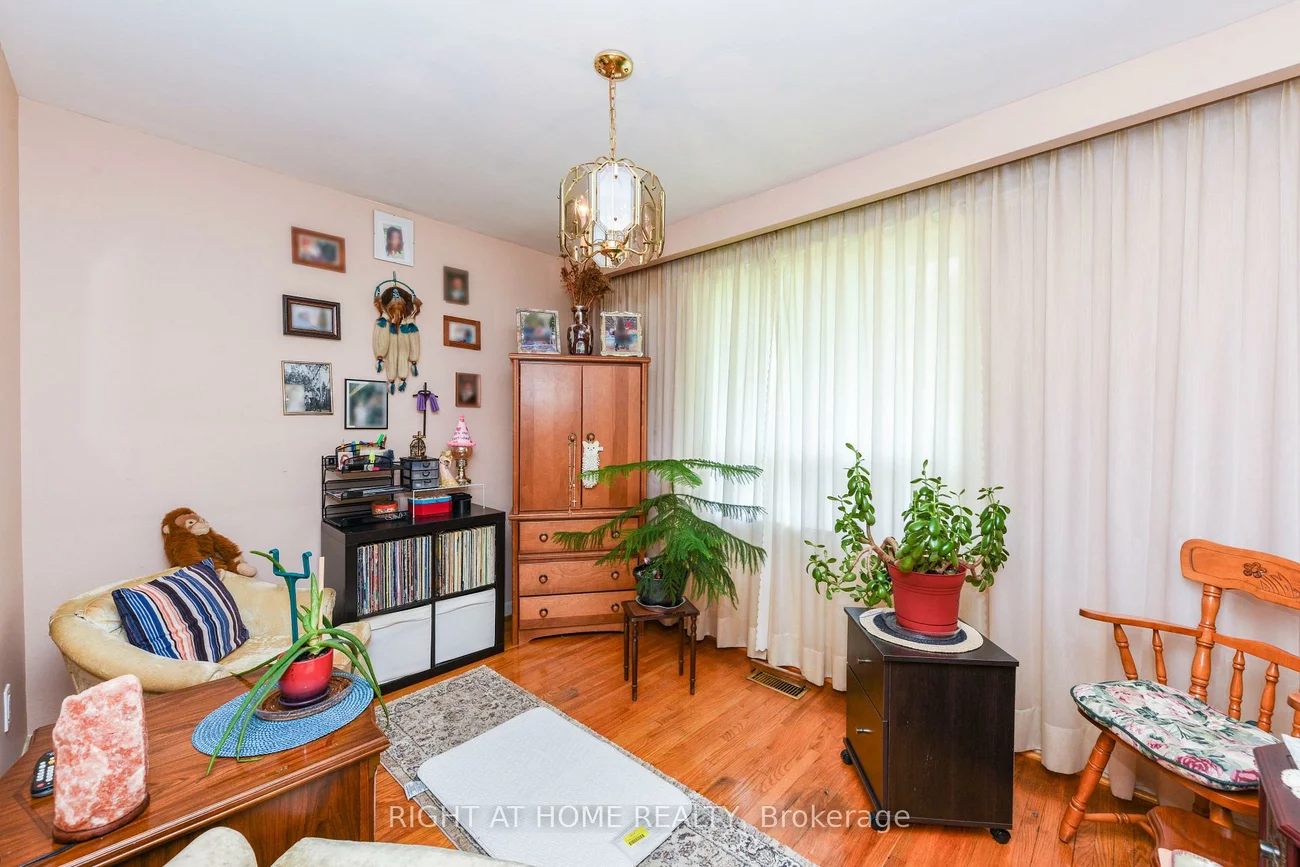 44, Birgitta, Eringate-Centennial-West Deane, Toronto