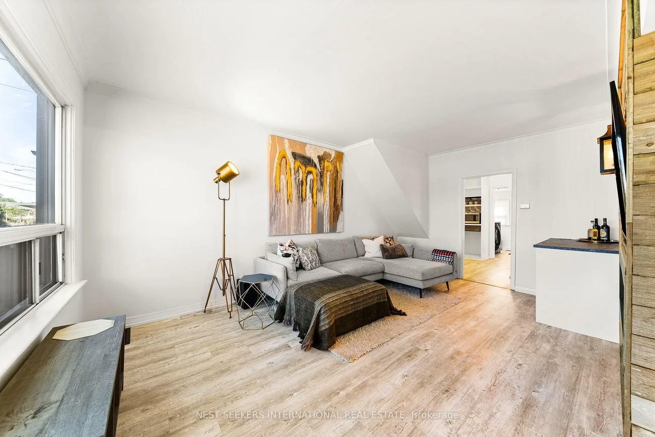 905, & 907 Glencairn, Yorkdale-Glen Park, Toronto