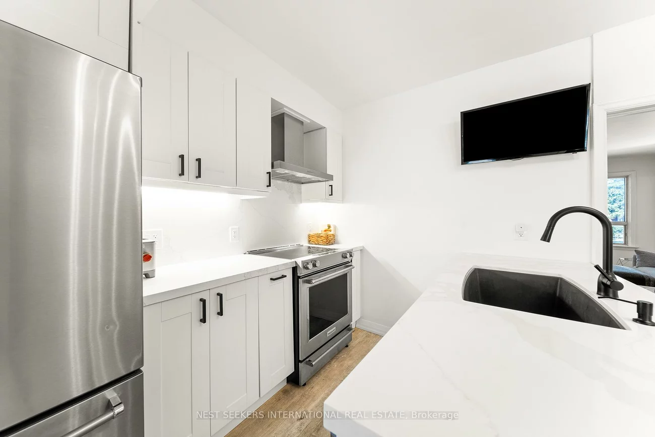 905, & 907 Glencairn, Yorkdale-Glen Park, Toronto