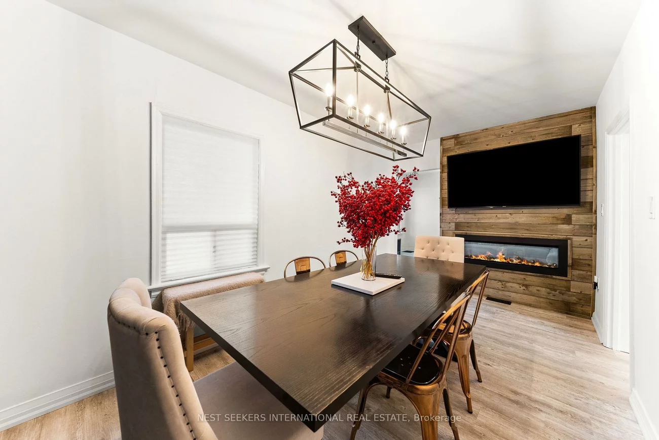 905, & 907 Glencairn, Yorkdale-Glen Park, Toronto