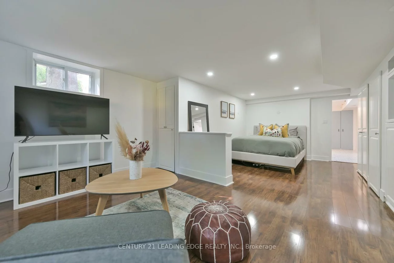 1, Romney, Edenbridge-Humber Valley, Toronto