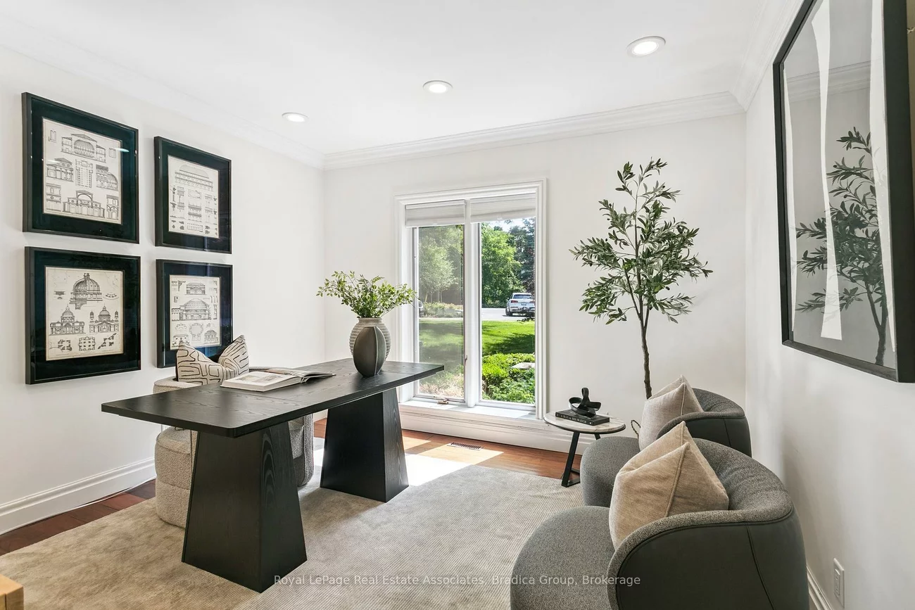 19, Lorraine, Islington-City Centre West, Toronto