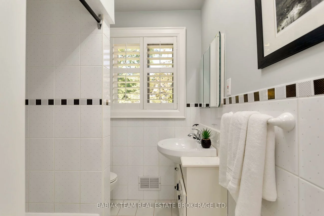 74, Humberview, Lambton Baby Point, Toronto