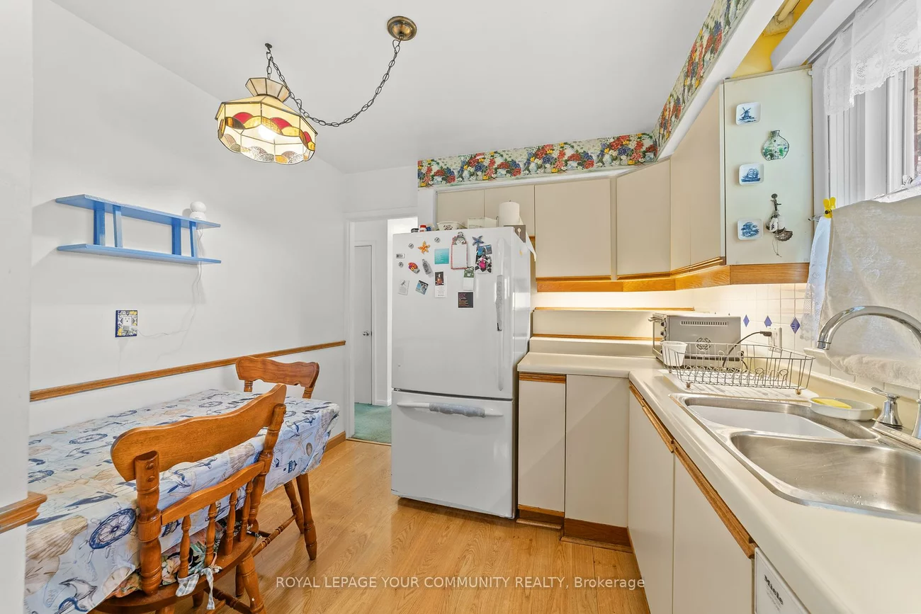19, Archerhill, Eringate-Centennial-West Deane, Toronto