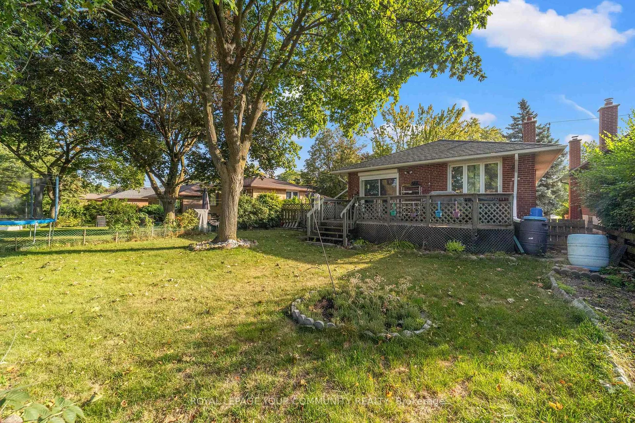 19, Archerhill, Eringate-Centennial-West Deane, Toronto