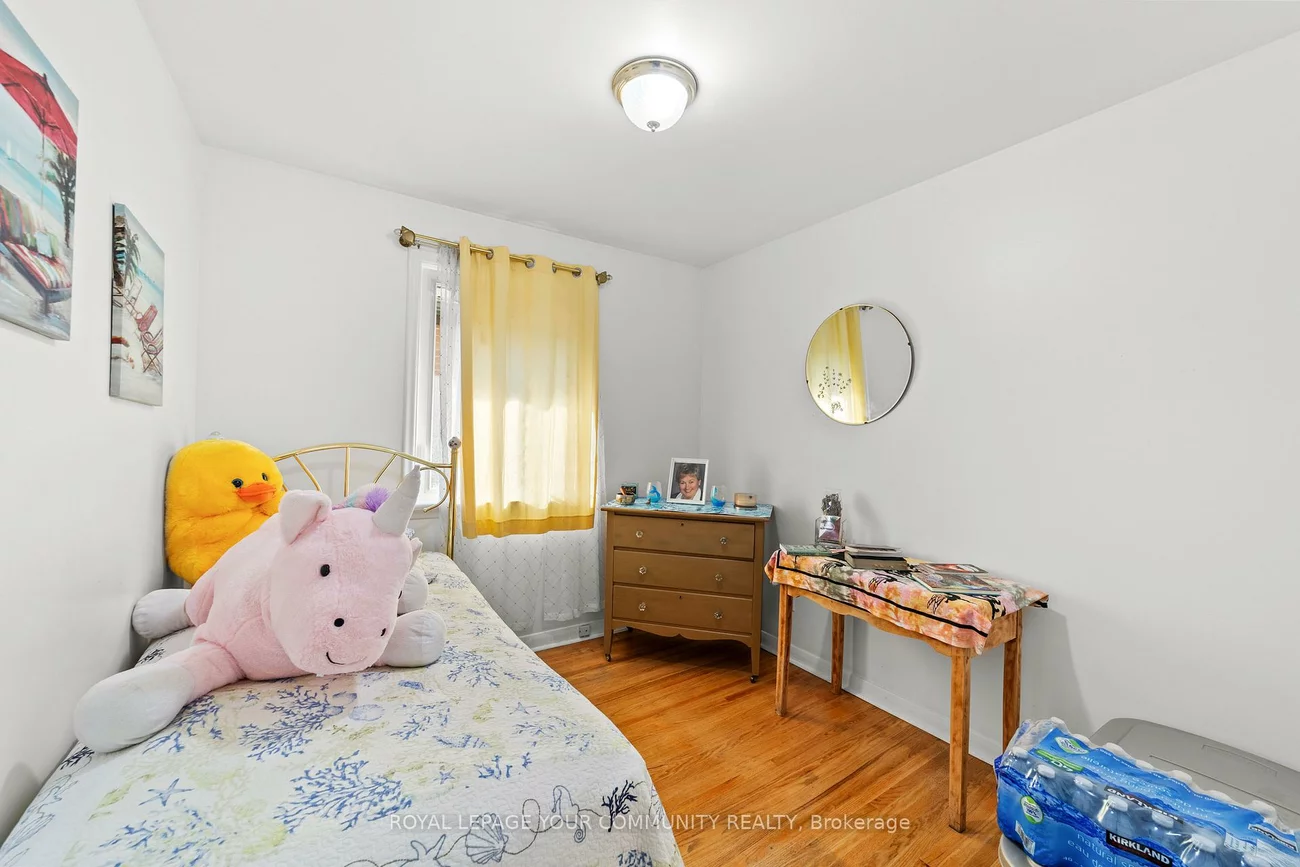 19, Archerhill, Eringate-Centennial-West Deane, Toronto
