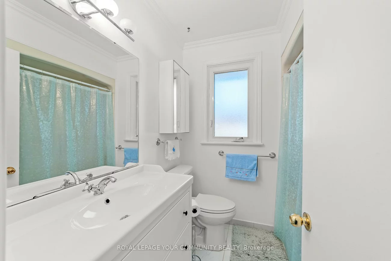 19, Archerhill, Eringate-Centennial-West Deane, Toronto