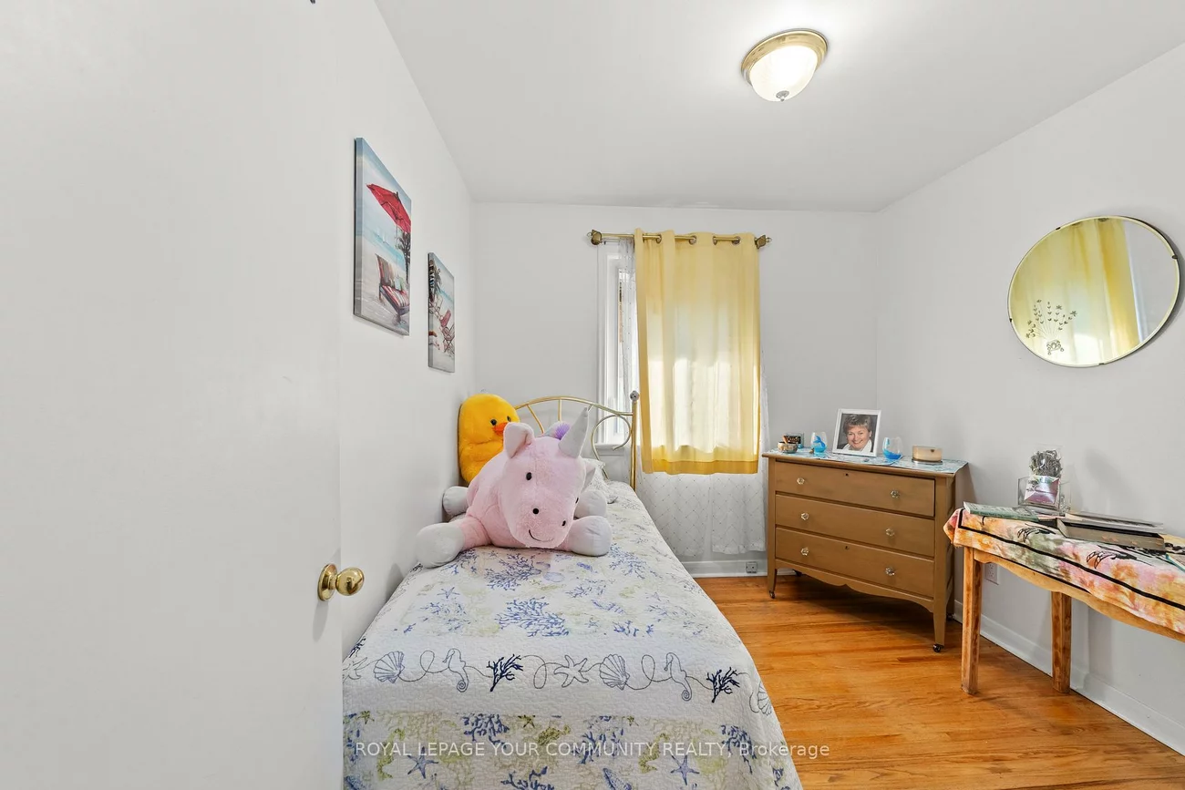 19, Archerhill, Eringate-Centennial-West Deane, Toronto