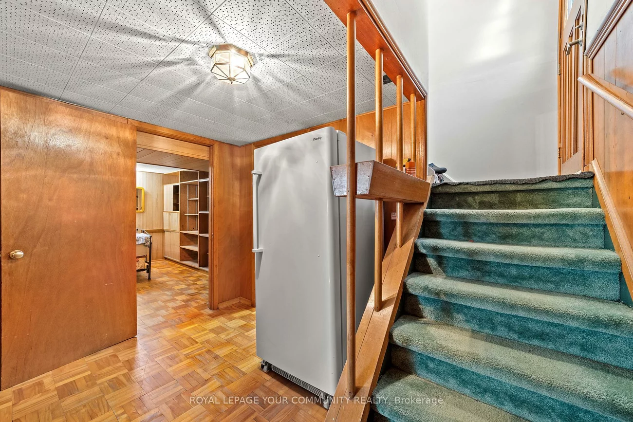 19, Archerhill, Eringate-Centennial-West Deane, Toronto