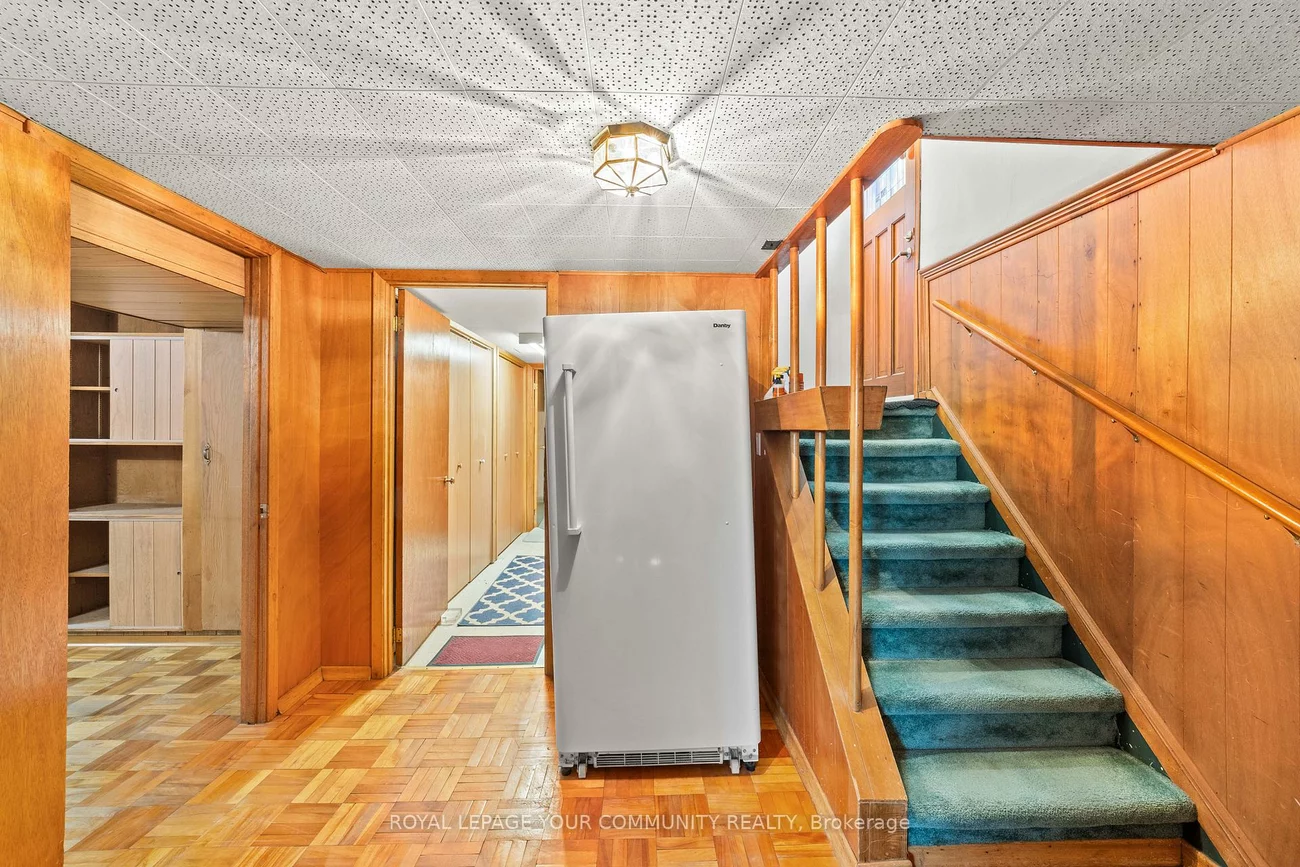 19, Archerhill, Eringate-Centennial-West Deane, Toronto
