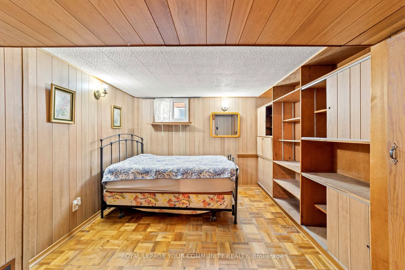 19, Archerhill, Eringate-Centennial-West Deane, Toronto