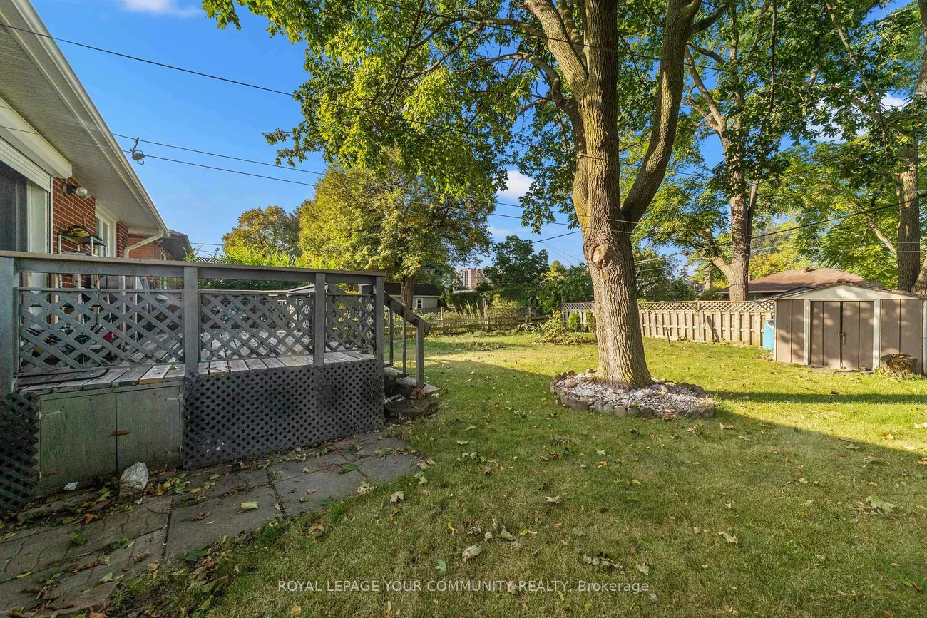 19, Archerhill, Eringate-Centennial-West Deane, Toronto