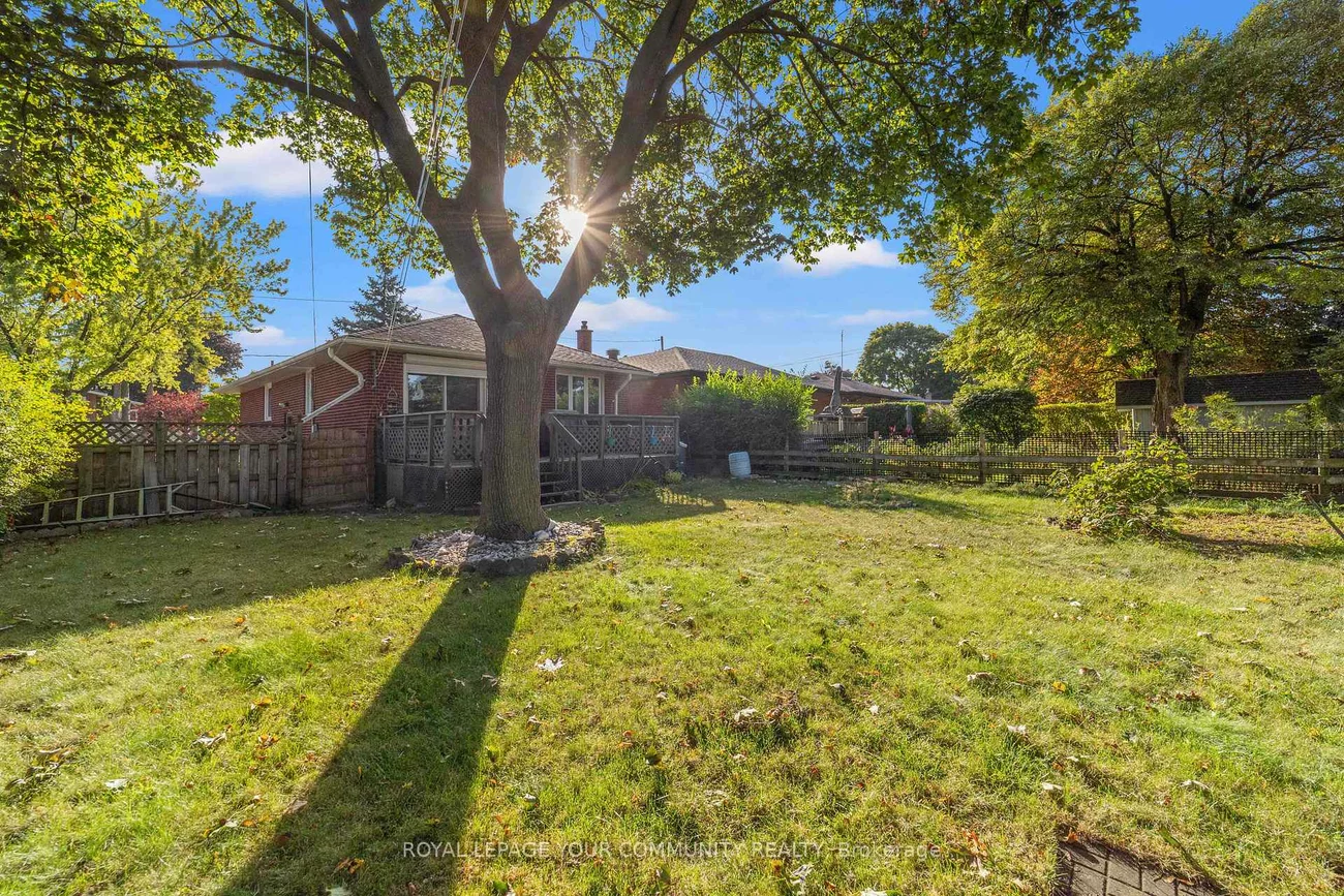 19, Archerhill, Eringate-Centennial-West Deane, Toronto