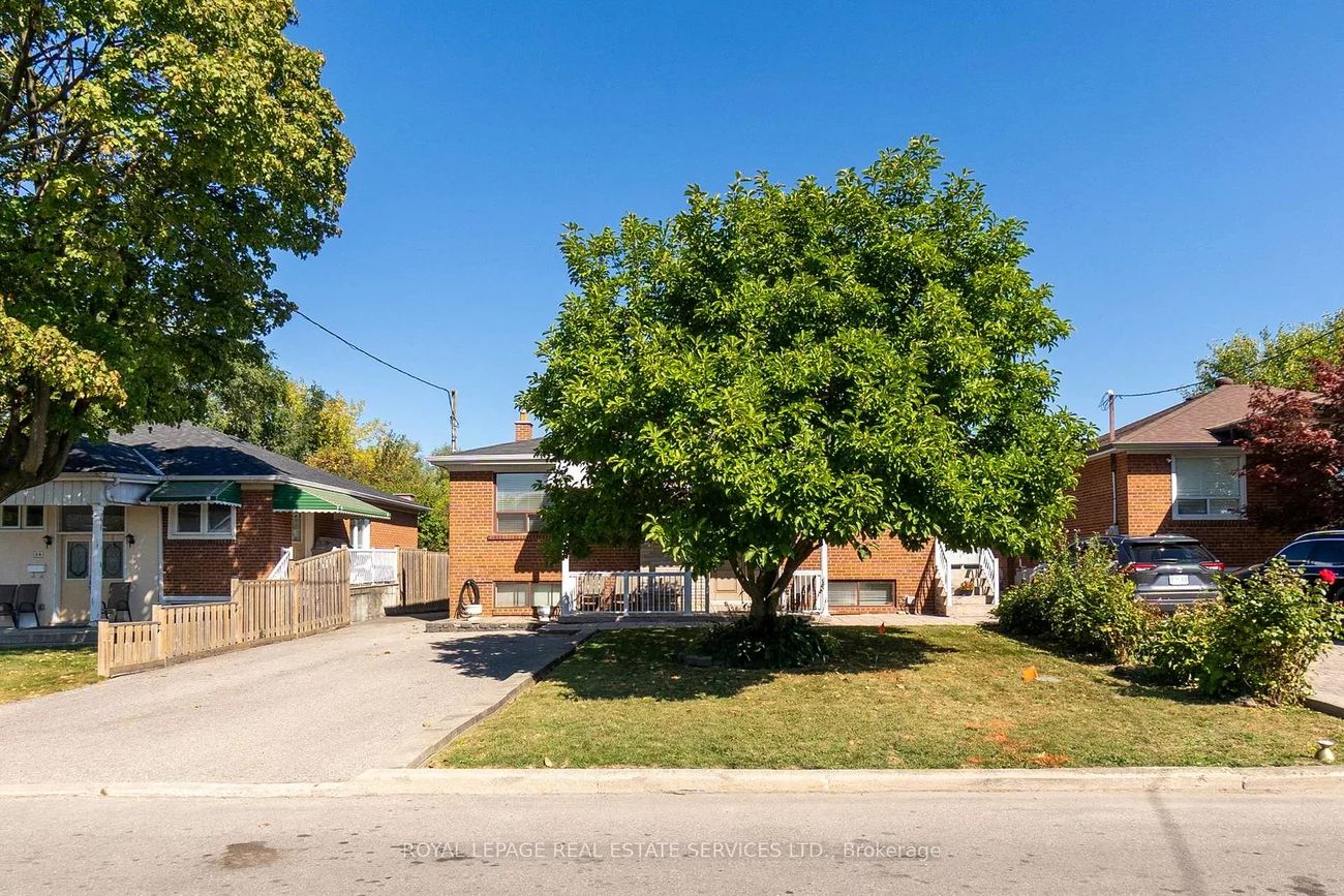 18, Langholm, Downsview-Roding-CFB, Toronto