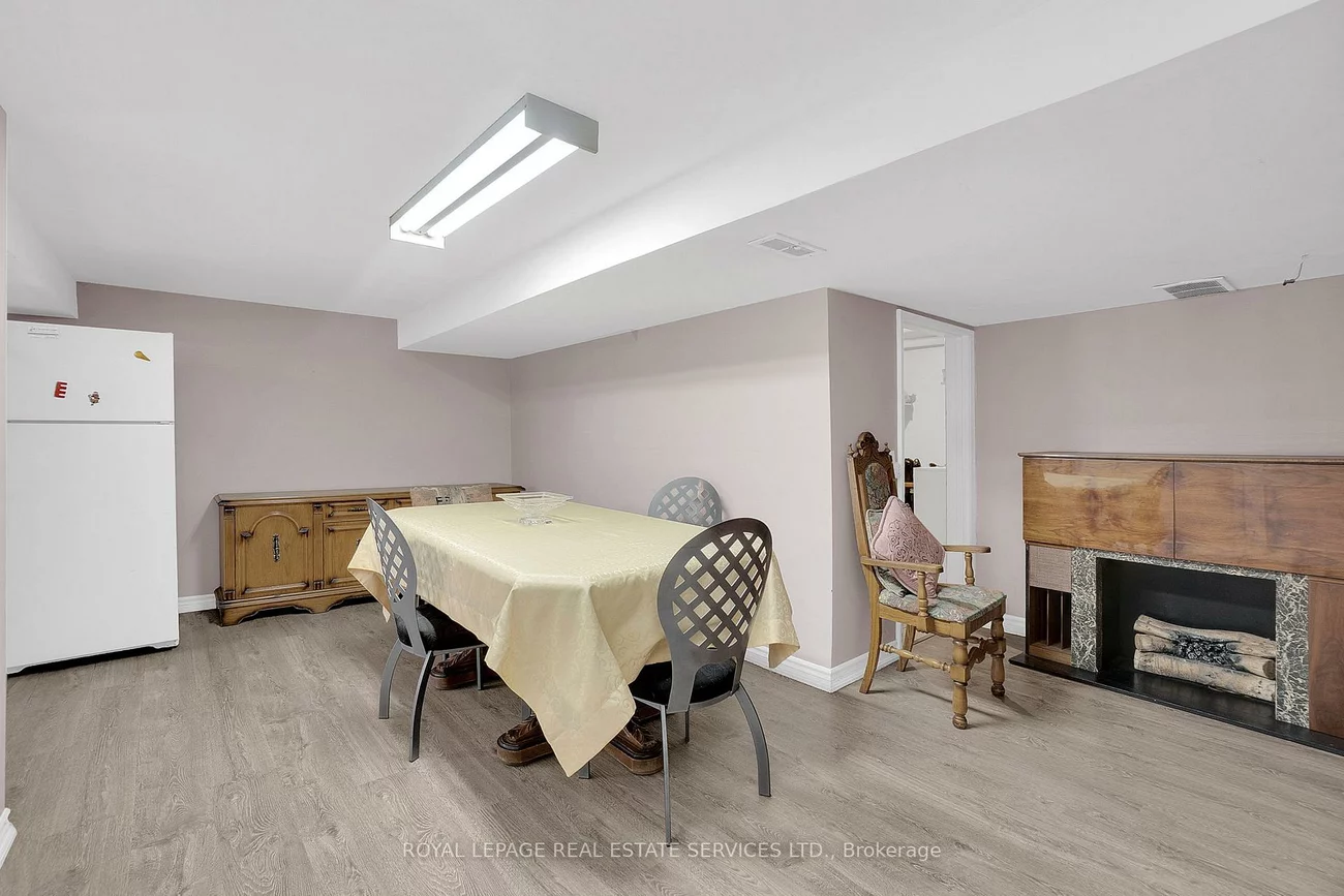 18, Langholm, Downsview-Roding-CFB, Toronto