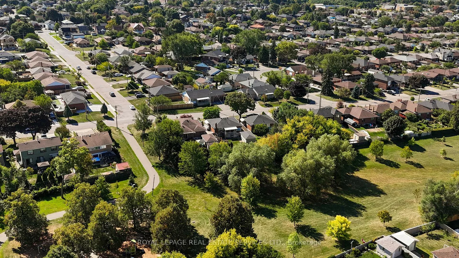 18, Langholm, Downsview-Roding-CFB, Toronto