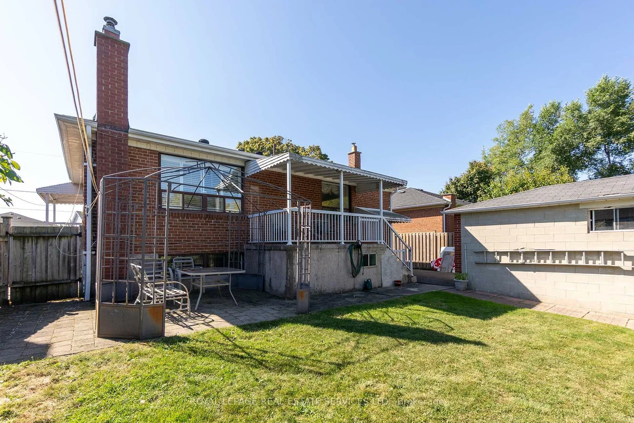 18, Langholm, Downsview-Roding-CFB, Toronto