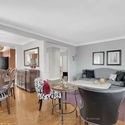 18, Langholm, Downsview-Roding-CFB, Toronto
