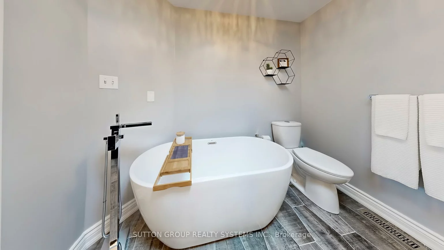59, Touchstone, Brookhaven-Amesbury, Toronto