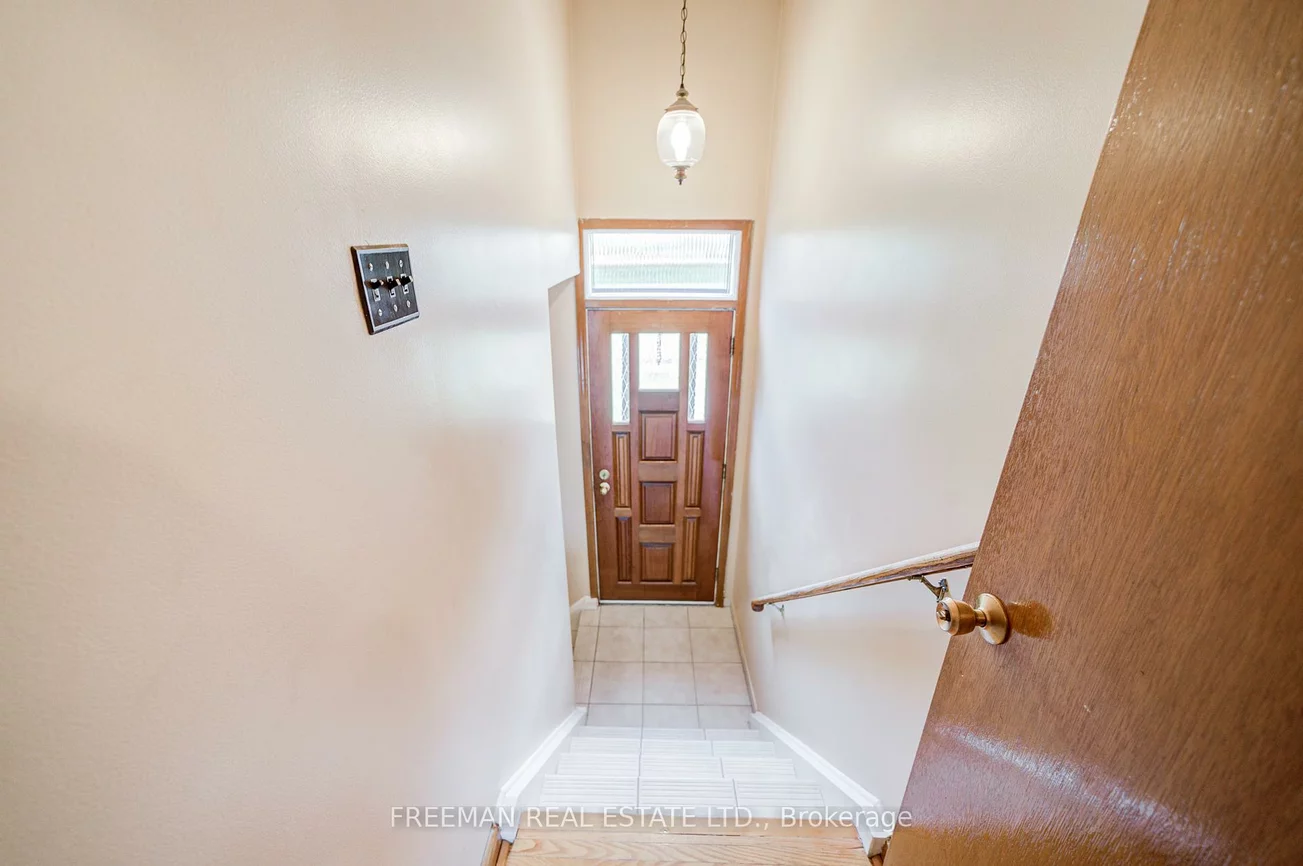 102, Hallsport, Downsview-Roding-CFB, Toronto