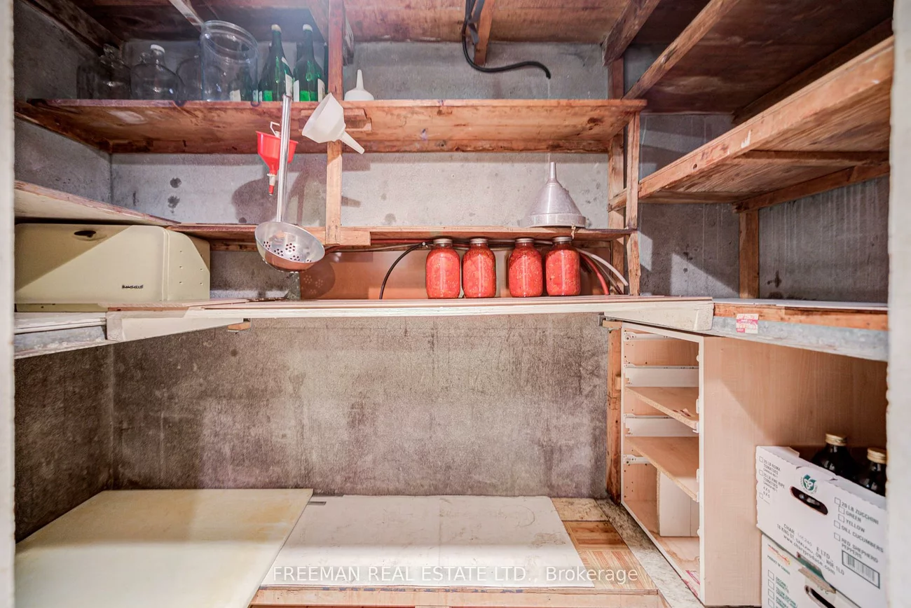 102, Hallsport, Downsview-Roding-CFB, Toronto