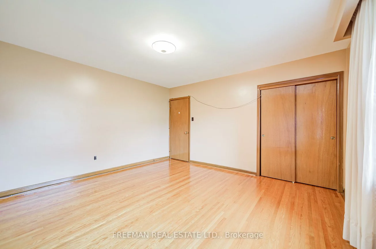 102, Hallsport, Downsview-Roding-CFB, Toronto