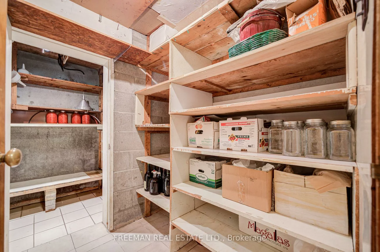 102, Hallsport, Downsview-Roding-CFB, Toronto