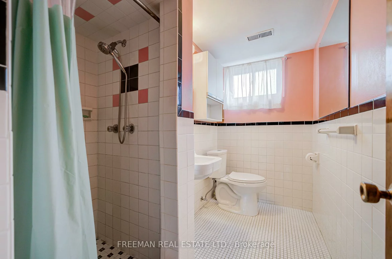 102, Hallsport, Downsview-Roding-CFB, Toronto