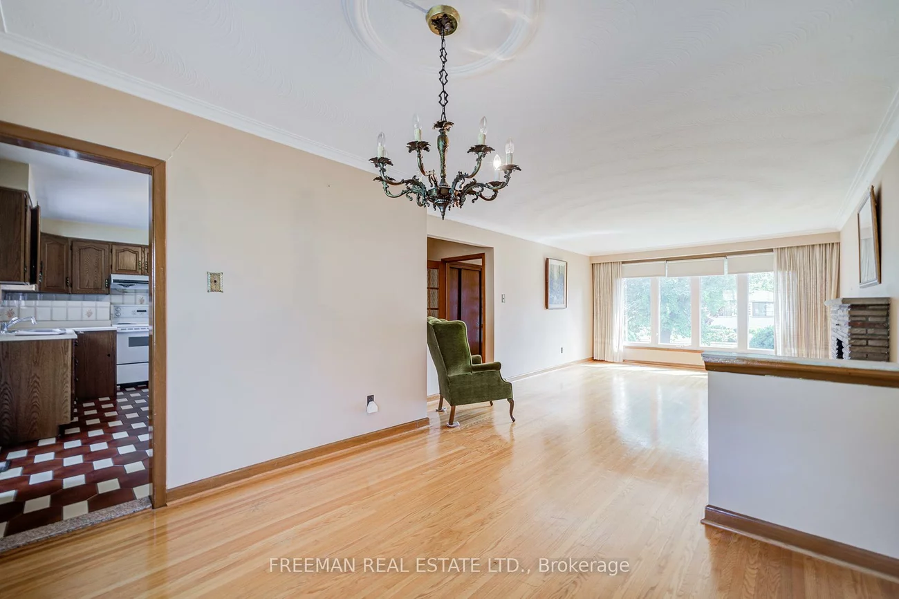 102, Hallsport, Downsview-Roding-CFB, Toronto