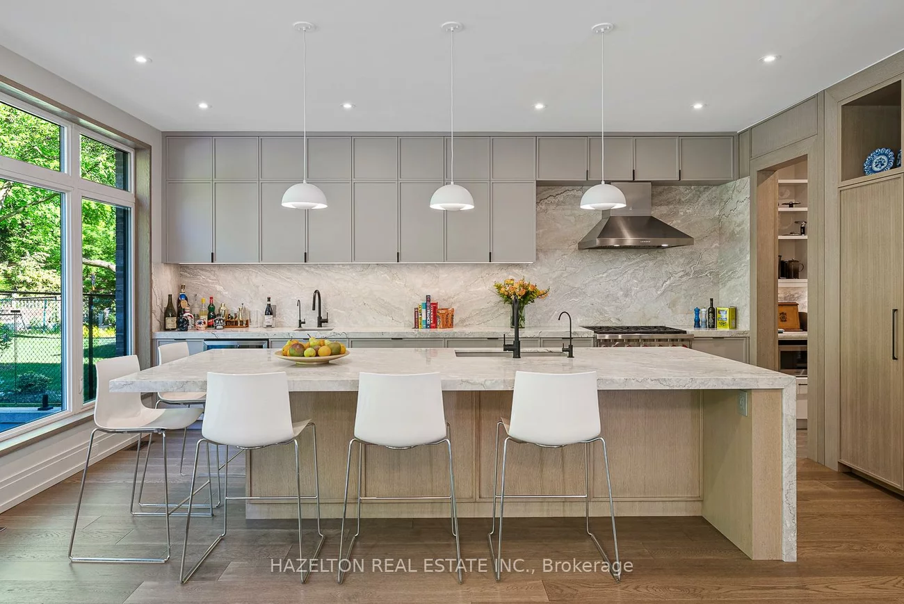 35, Worthington, High Park-Swansea, Toronto