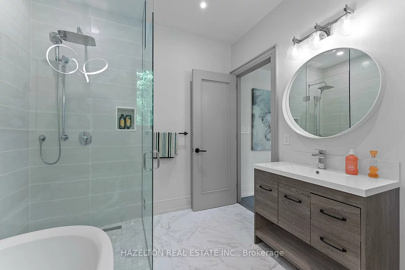 35, Worthington, High Park-Swansea, Toronto