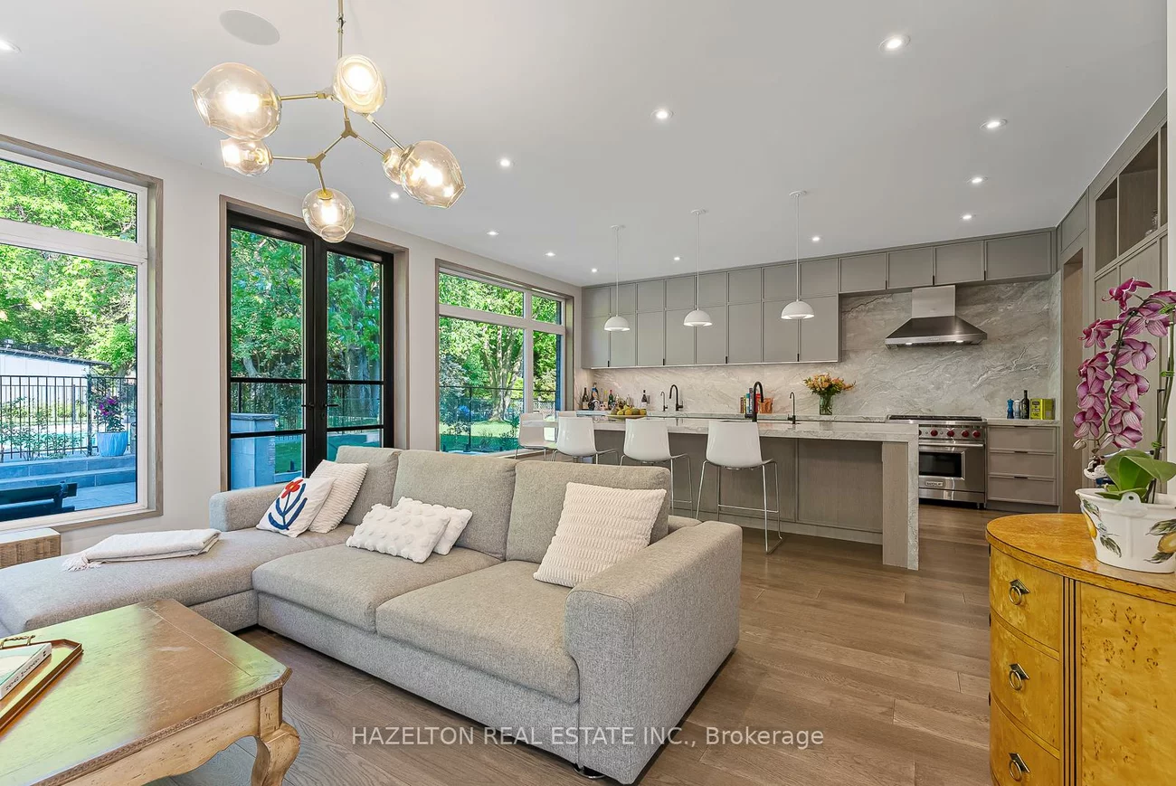 35, Worthington, High Park-Swansea, Toronto