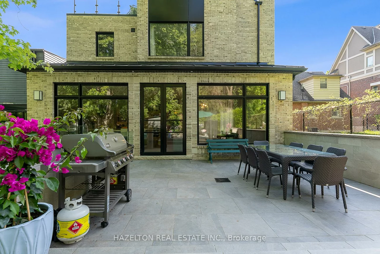 35, Worthington, High Park-Swansea, Toronto