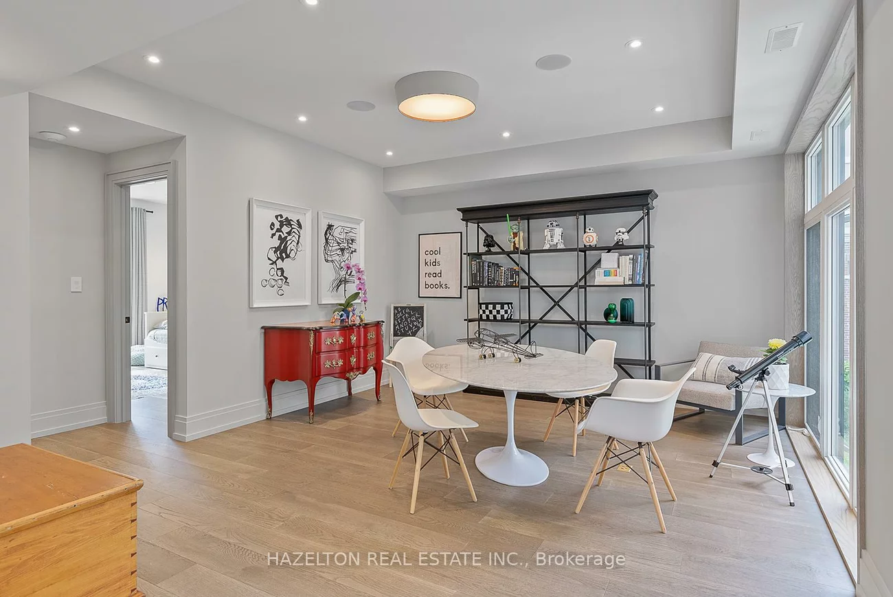 35, Worthington, High Park-Swansea, Toronto